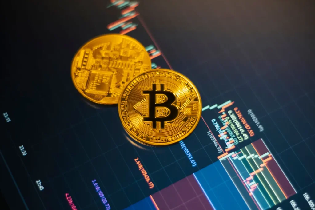 Bitcoin halal ou haram - pièces Bitcoin sur graphique boursier
